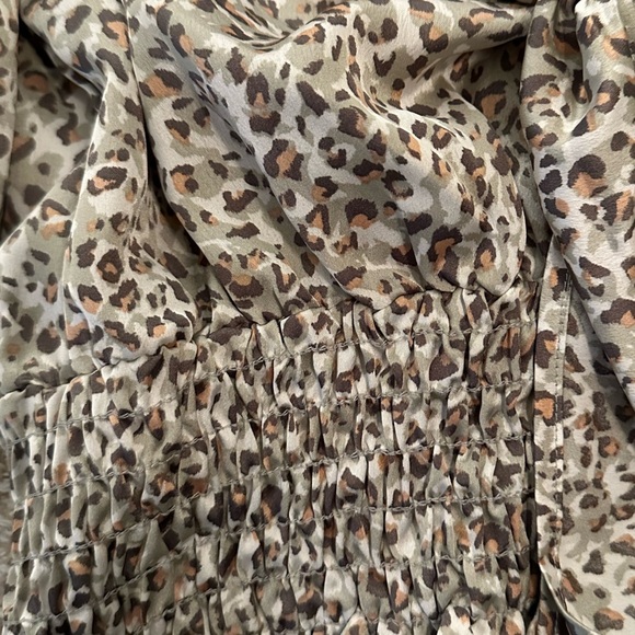 Green/Brown Leopard Long Sleeve Front Tie Elastic Waist Cropped Silk Boho Top - Picture 6 of 7